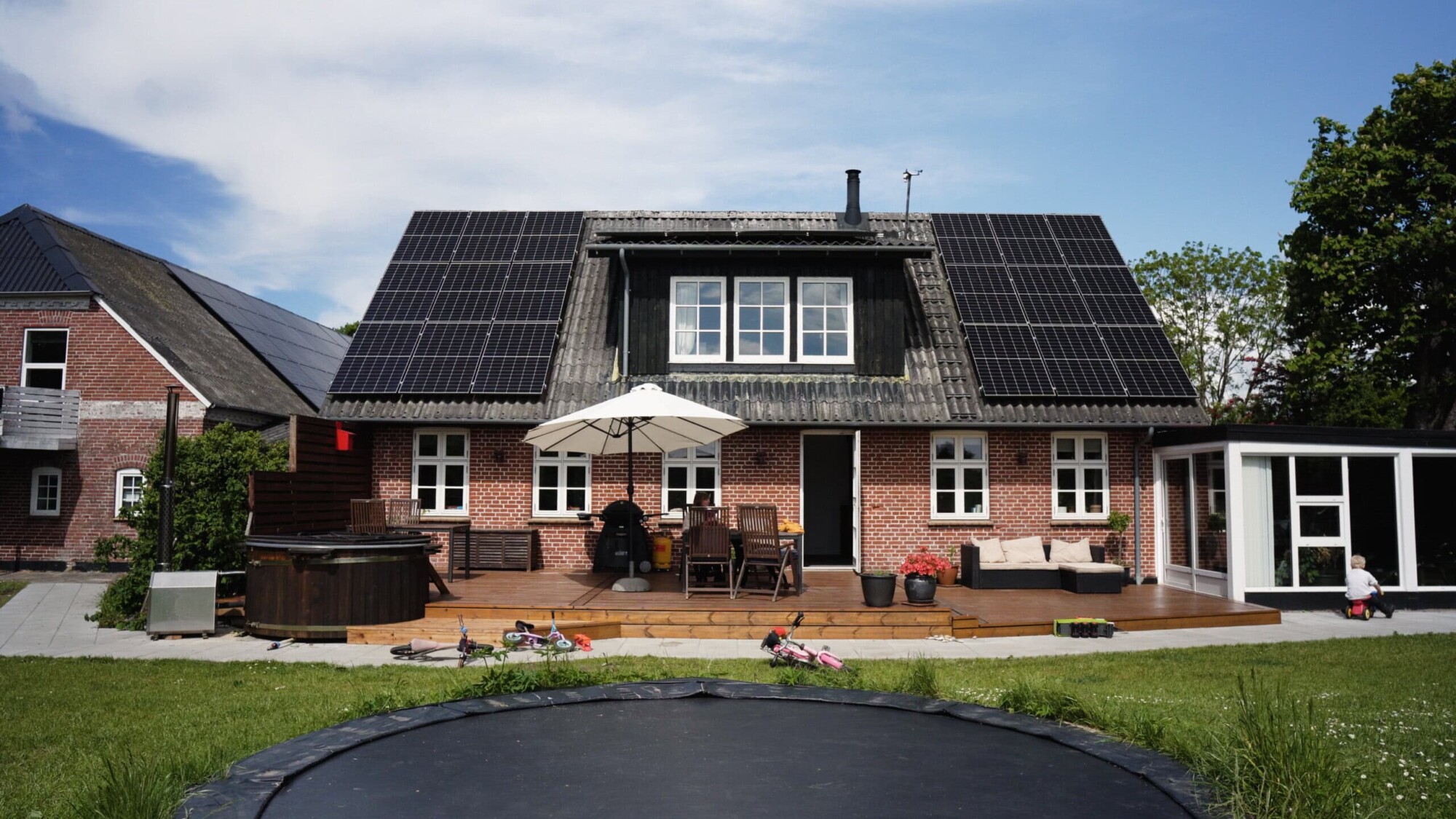 Nelli.00_01_45_18.Still003